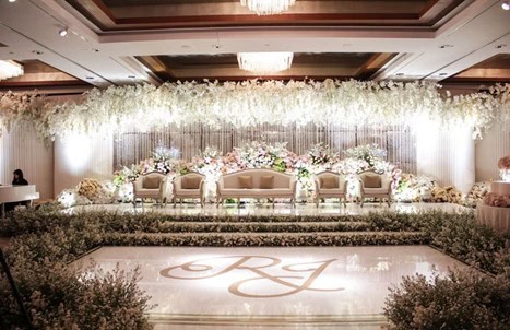 Elegant-Classic Wedding Decorations