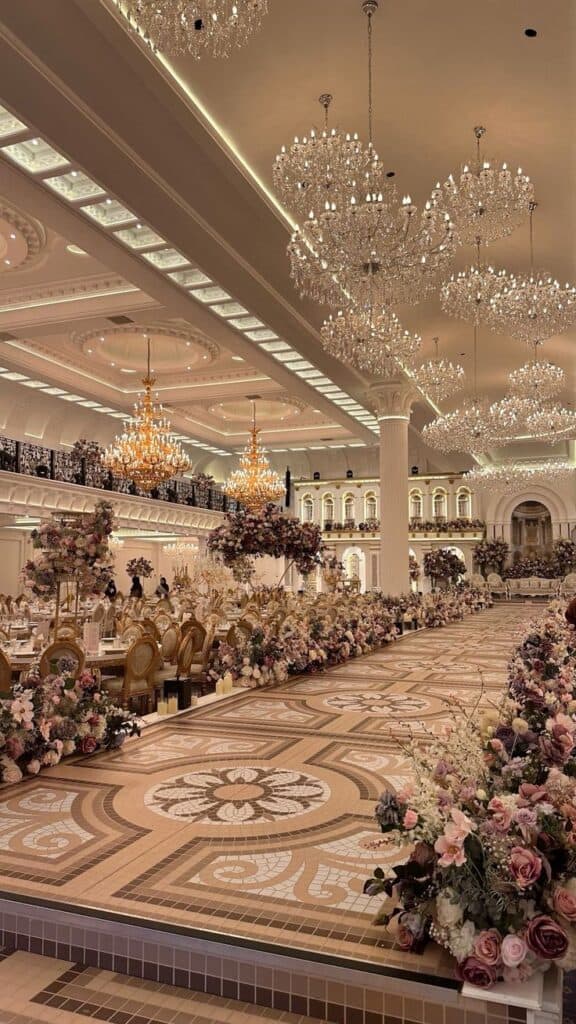 Glamour Wedding in Ballroom