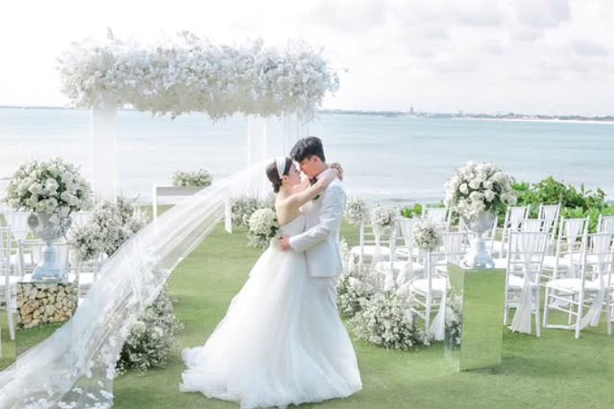 Elegant setup for a holy matrimony