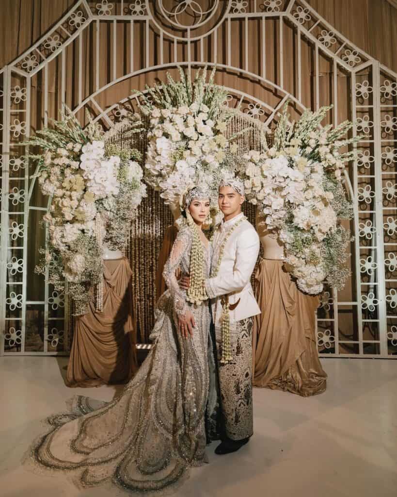 Orchids and jasmine at Al & Alyssa’s wedding ceremony